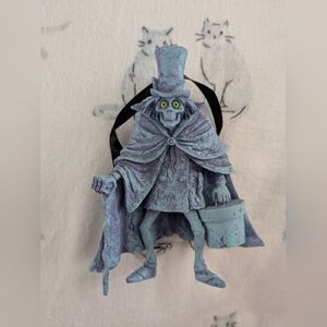 Disney Store Haunted Mansion Hat Box Ghost Ornament